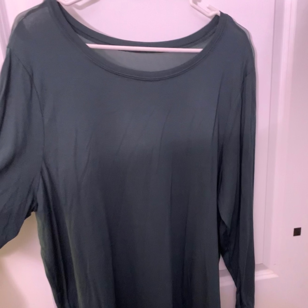 Torrid activewear long sleeve tee shirt mesh back